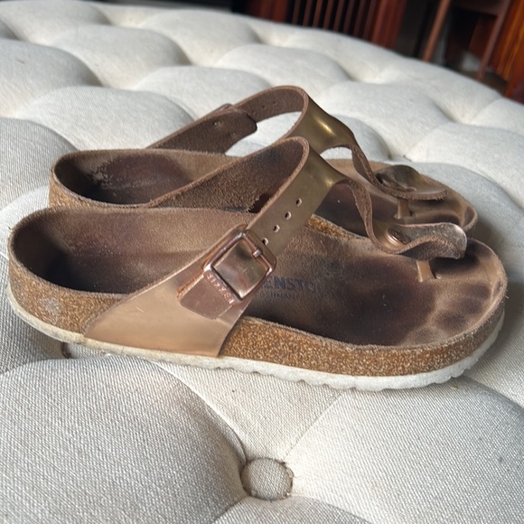 Birkenstock Rose Gold White Sole Gizeh Sandals - Picture 2 of 4